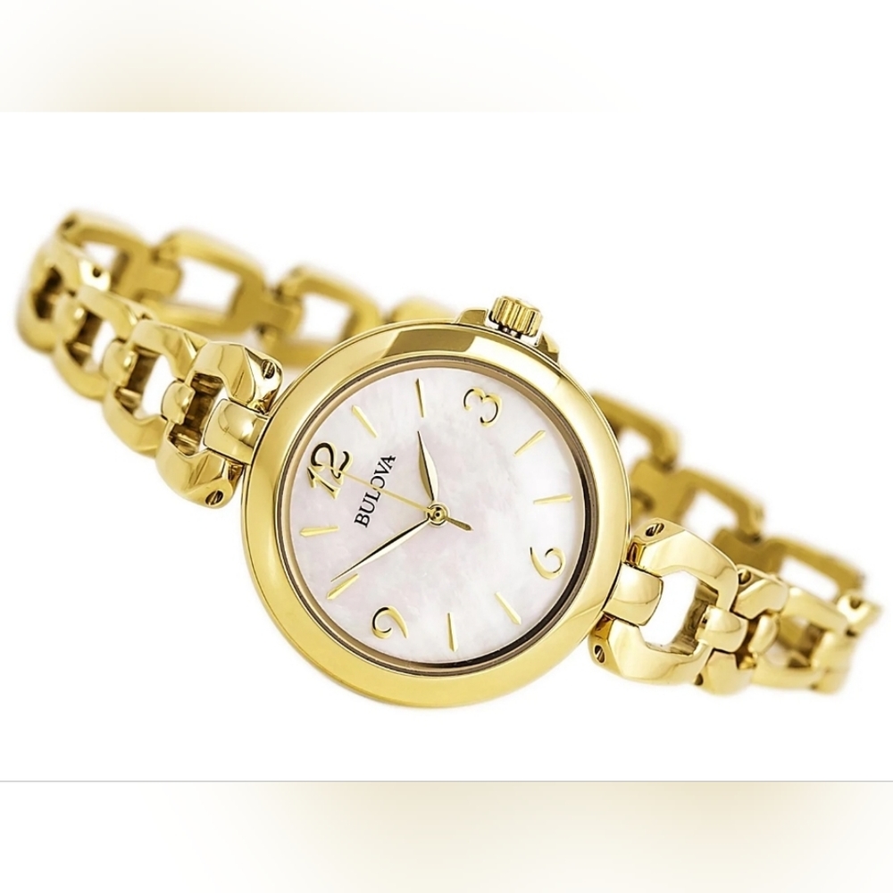 ***SOLD*** Bulova Mother of Pearl Dial Gold Tone Steel Ladies Watch - Picture 6 of 11